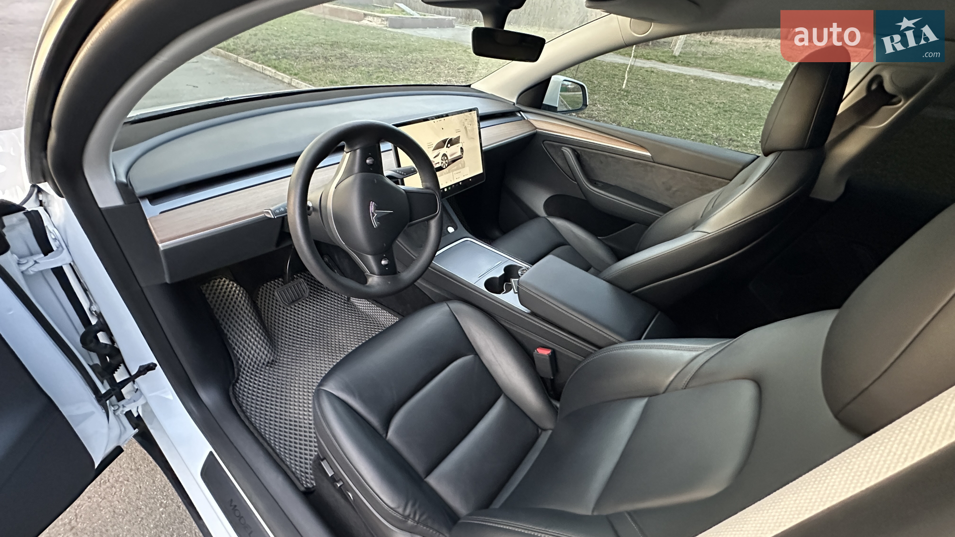 2022 Tesla Model Y - мініатюра 23