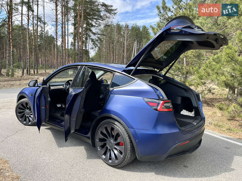 Позашляховик / Кросовер Tesla Model Y 2020 в Києві