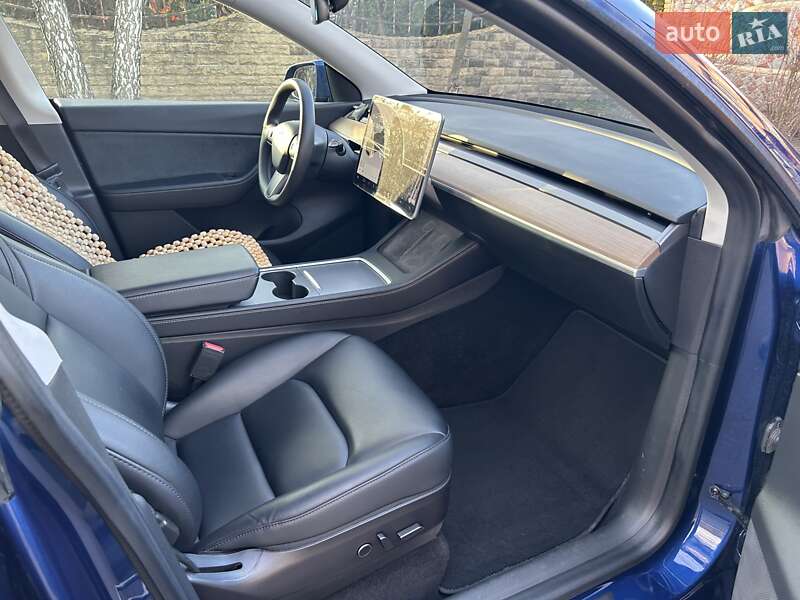 Внедорожник / Кроссовер Tesla Model Y 2021 в Киеве