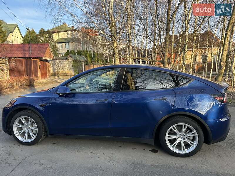 Внедорожник / Кроссовер Tesla Model Y 2021 в Киеве