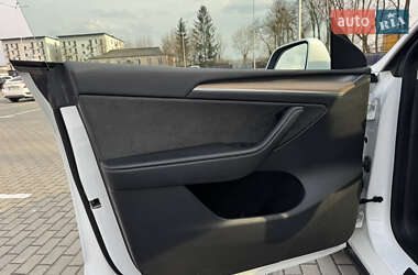 Внедорожник / Кроссовер Tesla Model Y 2023 в 