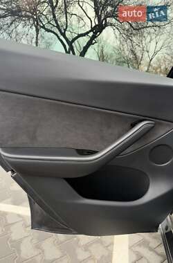 Внедорожник / Кроссовер Tesla Model Y 2020 в 