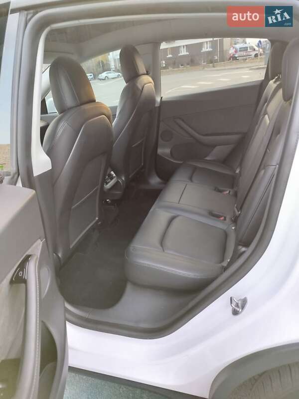 Внедорожник / Кроссовер Tesla Model Y 2020 в Киеве