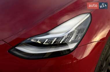 Позашляховик / Кросовер Tesla Model Y 2021 в 