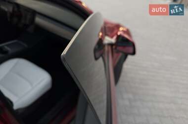 Позашляховик / Кросовер Tesla Model Y 2021 в 