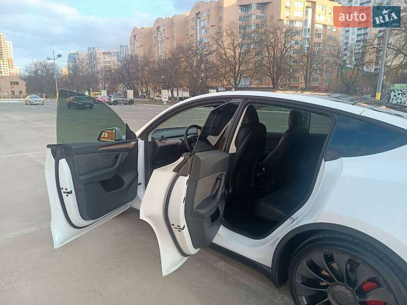 Внедорожник / Кроссовер Tesla Model Y 2022 в Киеве фото 2 Внедорожник / Кроссовер Tesla Model Y 2022 в Киеве