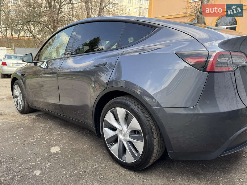 Внедорожник / Кроссовер Tesla Model Y 2023 в Ровно