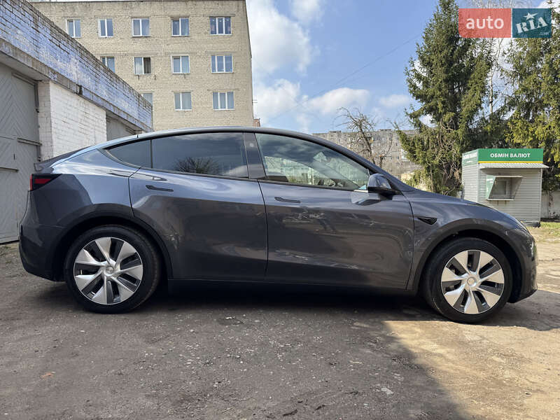 Внедорожник / Кроссовер Tesla Model Y 2023 в Ровно
