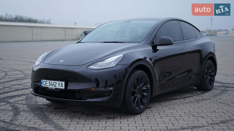 Позашляховик / Кросовер Tesla Model Y 2022 в Чернівцях