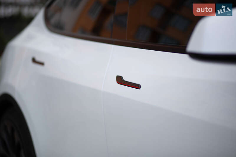 Внедорожник / Кроссовер Tesla Model Y 2021 в Виннице