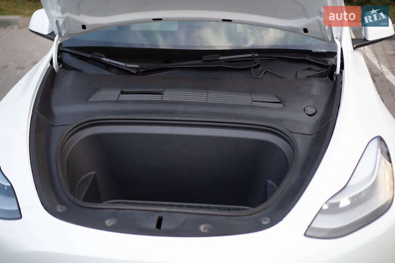 Внедорожник / Кроссовер Tesla Model Y 2021 в Виннице