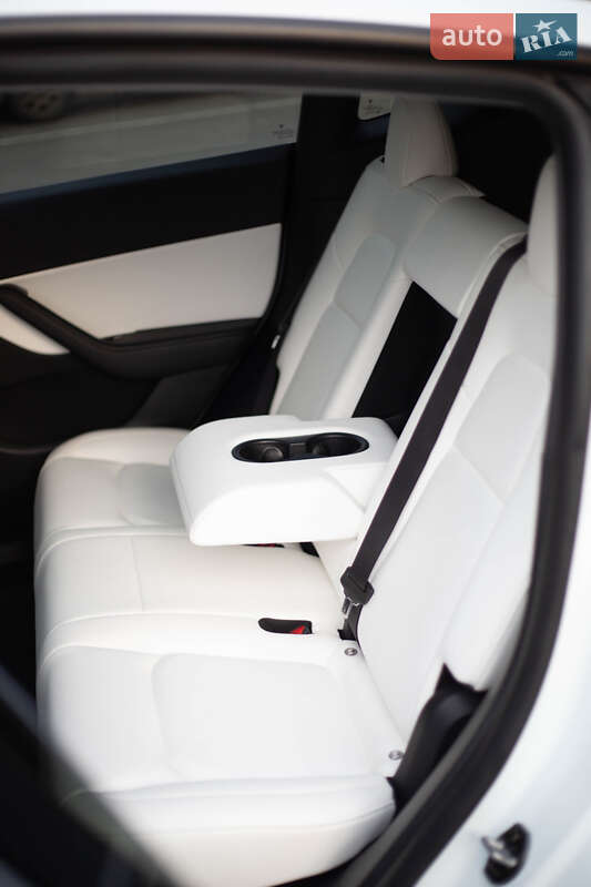 Внедорожник / Кроссовер Tesla Model Y 2021 в Виннице