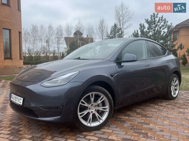 Tesla Model Y 2023
