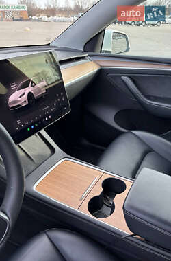 Внедорожник / Кроссовер Tesla Model Y 2023 в 
