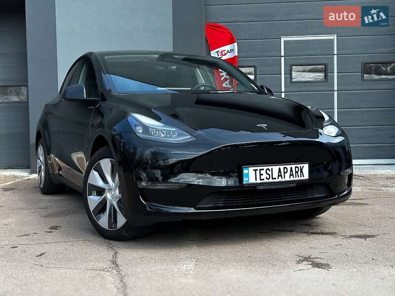 Tesla Model Y 2023
