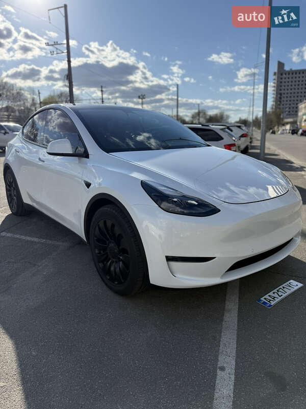 Внедорожник / Кроссовер Tesla Model Y 2022 в Киеве