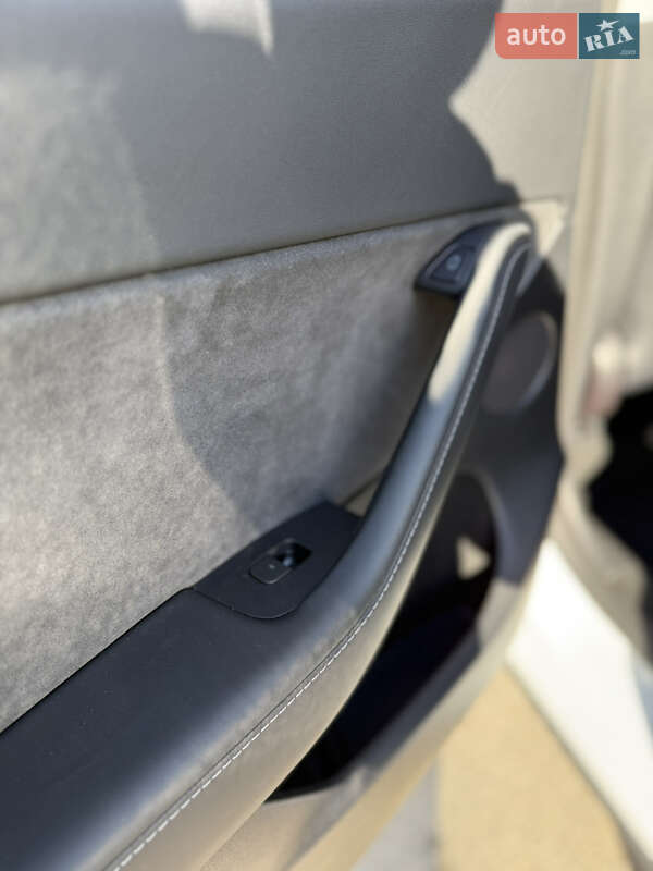 Внедорожник / Кроссовер Tesla Model Y 2022 в Киеве