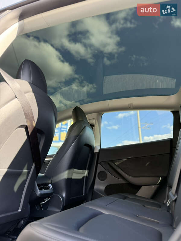 Внедорожник / Кроссовер Tesla Model Y 2022 в Киеве