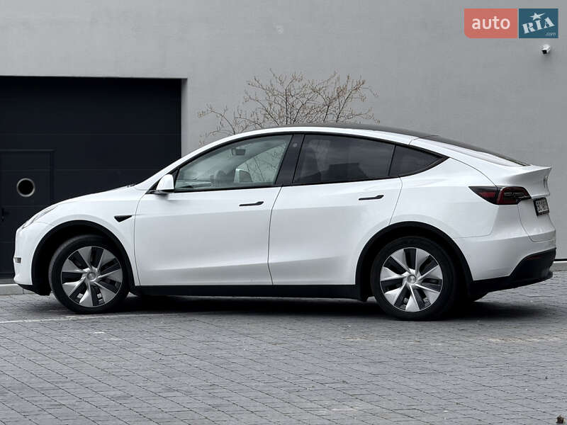 Позашляховик / Кросовер Tesla Model Y 2021 в Львові