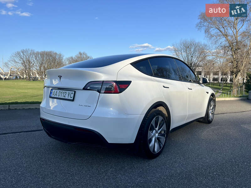 Внедорожник / Кроссовер Tesla Model Y 2020 в Киеве