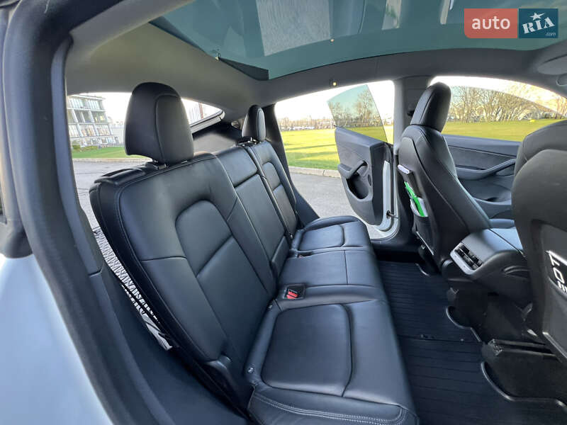 Внедорожник / Кроссовер Tesla Model Y 2020 в Киеве