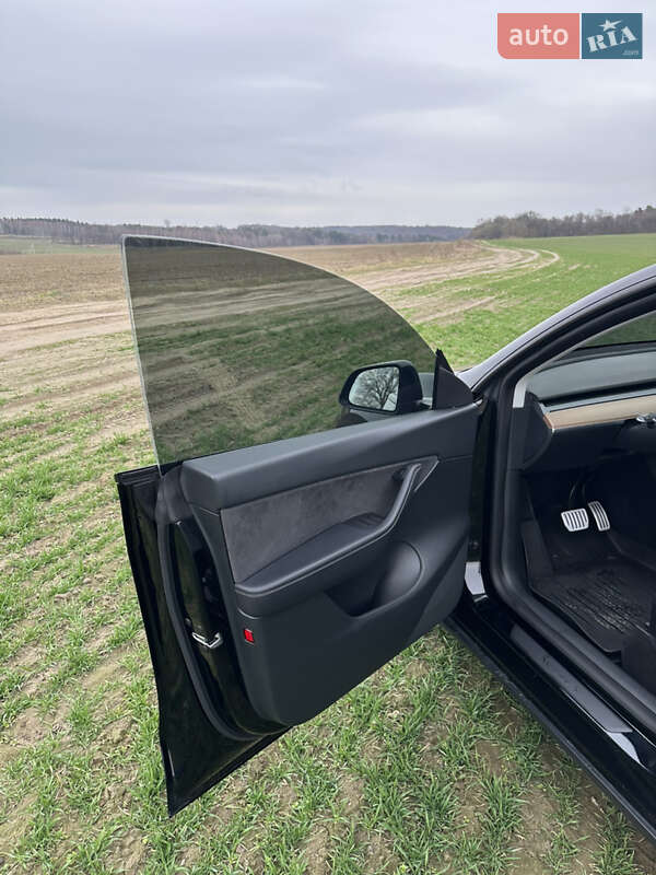 Внедорожник / Кроссовер Tesla Model Y 2022 в Львове