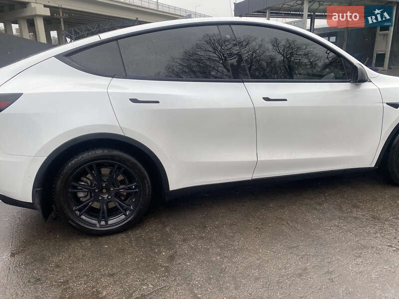 Позашляховик / Кросовер Tesla Model Y 2020 в Києві