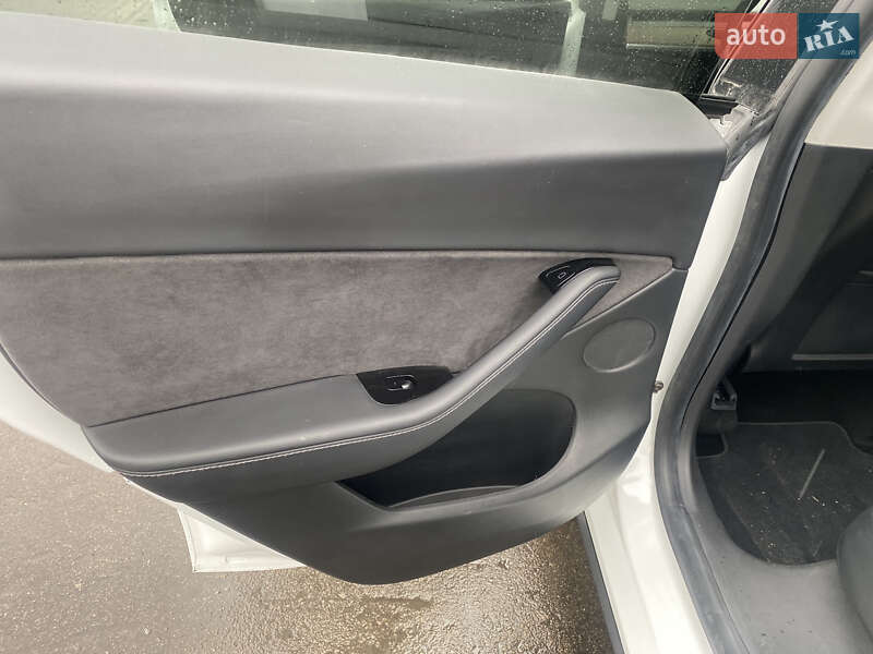 Позашляховик / Кросовер Tesla Model Y 2020 в Києві