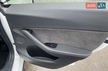 Внедорожник / Кроссовер Tesla Model Y 2020 в Киеве