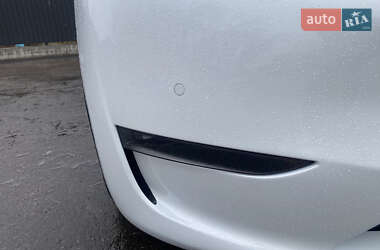 Внедорожник / Кроссовер Tesla Model Y 2020 в Киеве