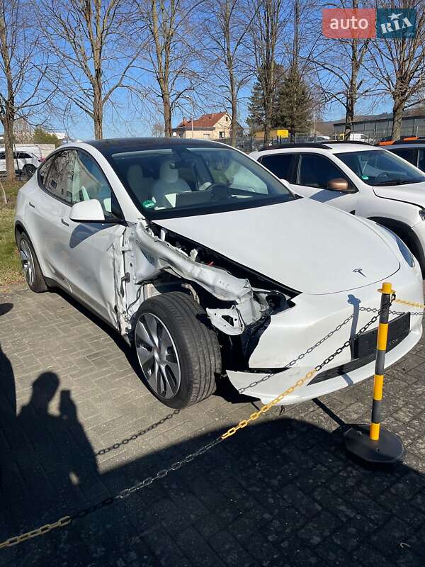 Внедорожник / Кроссовер Tesla Model Y 2024 в Мукачево фото 4 Внедорожник / Кроссовер Tesla Model Y 2024 в Мукачево