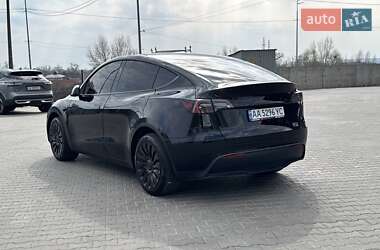Позашляховик / Кросовер Tesla Model Y 2024 в 