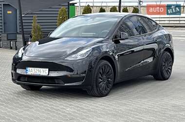 Позашляховик / Кросовер Tesla Model Y 2024 в 