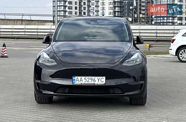 Позашляховик / Кросовер Tesla Model Y 2024 в 