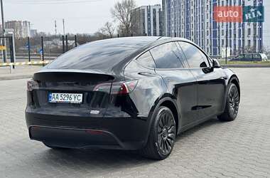 Позашляховик / Кросовер Tesla Model Y 2024 в 