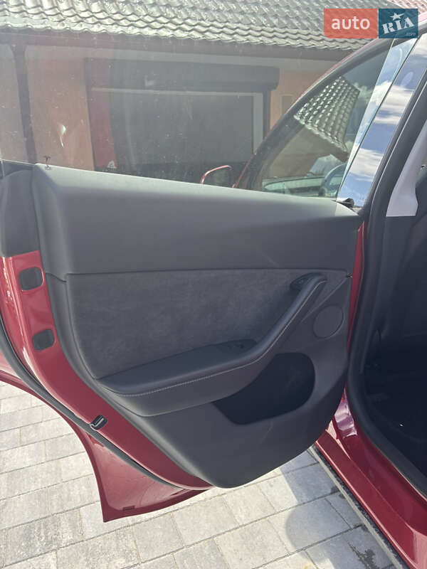 Внедорожник / Кроссовер Tesla Model Y 2023 в Збараже