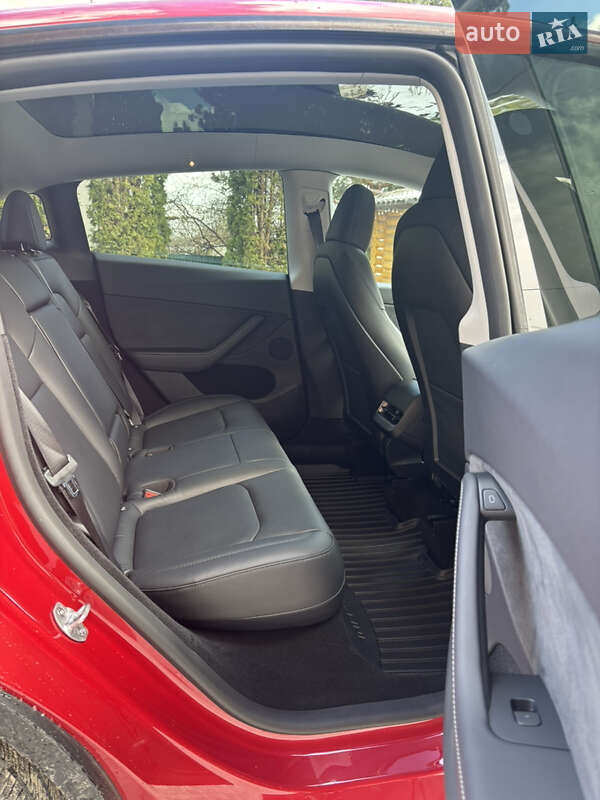 Внедорожник / Кроссовер Tesla Model Y 2023 в Збараже