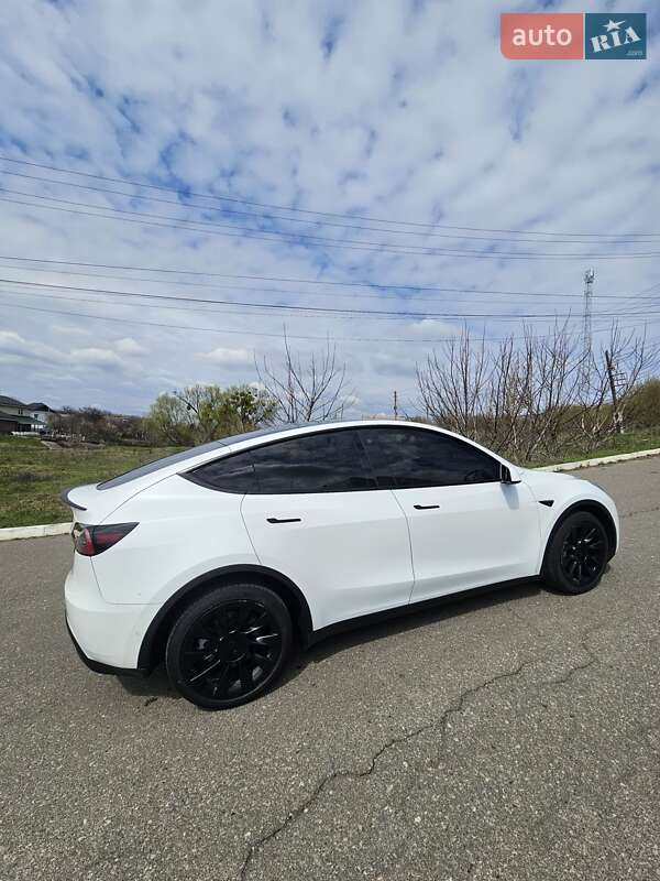 Внедорожник / Кроссовер Tesla Model Y 2022 в Киеве