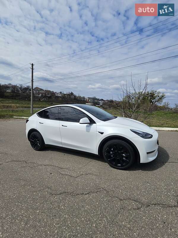 Внедорожник / Кроссовер Tesla Model Y 2022 в Киеве