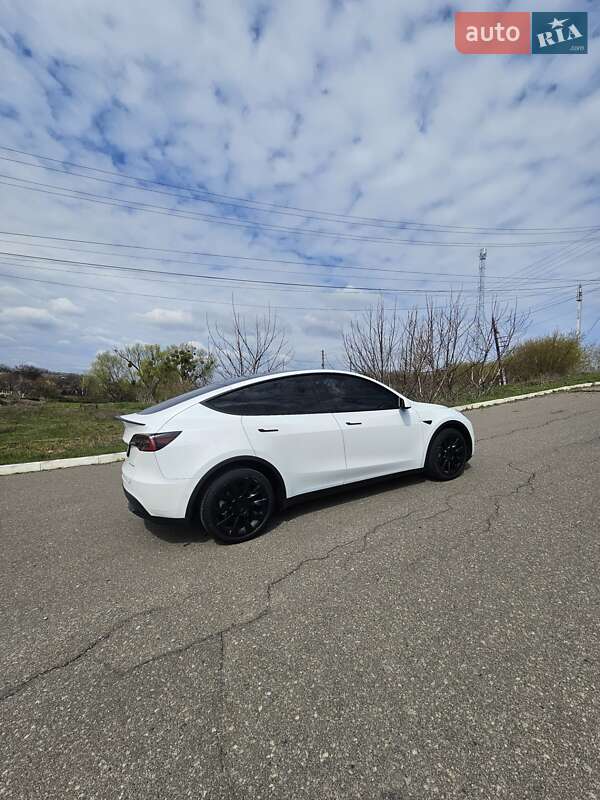Внедорожник / Кроссовер Tesla Model Y 2022 в Киеве