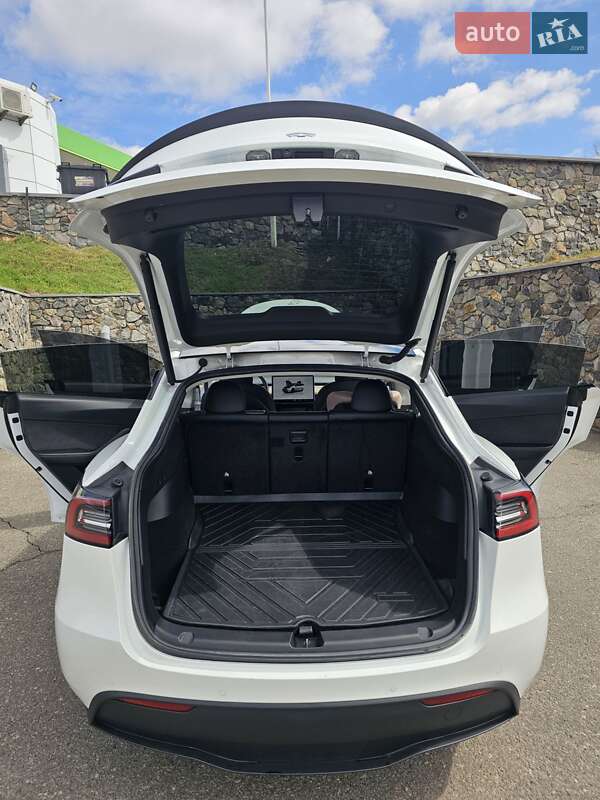 Внедорожник / Кроссовер Tesla Model Y 2022 в Киеве
