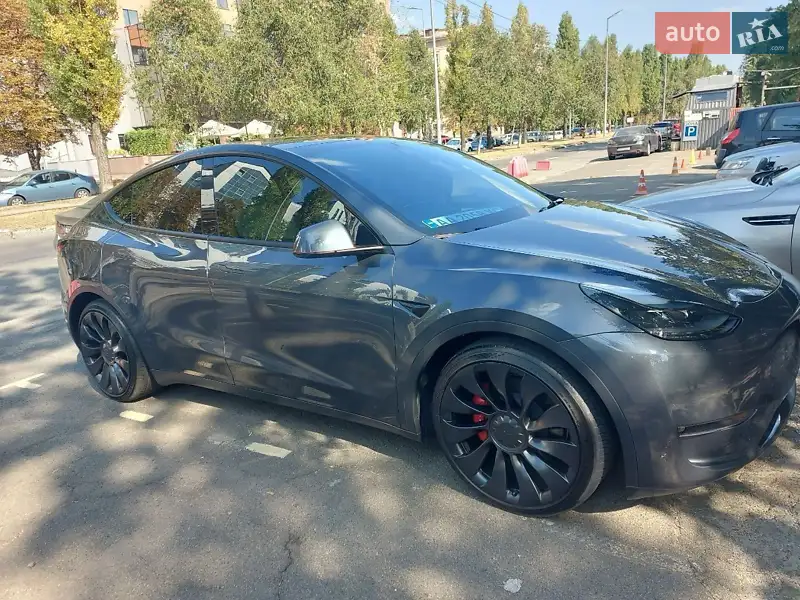 Внедорожник / Кроссовер Tesla Model Y 2023 в 