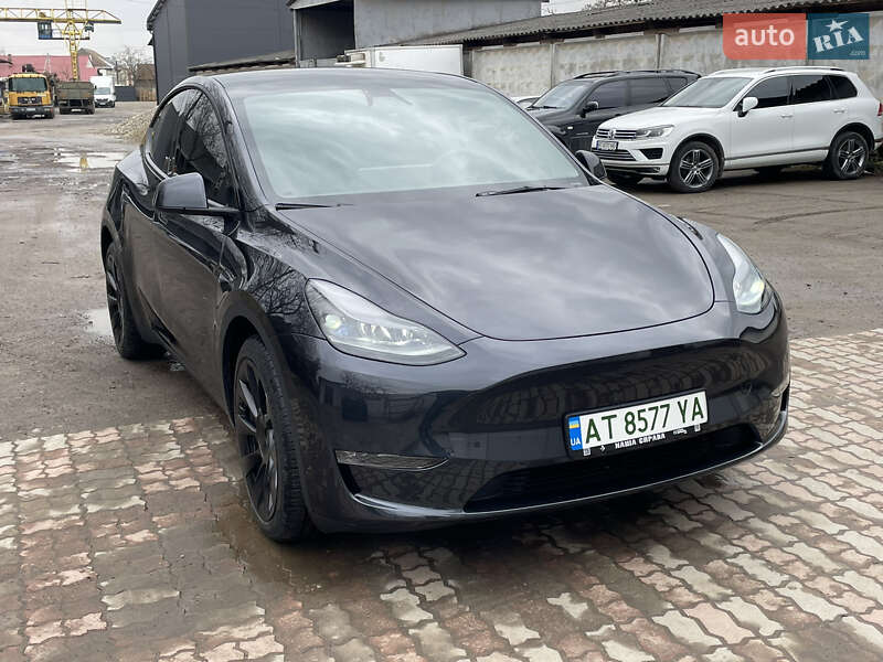 Позашляховик / Кросовер Tesla Model Y 2024 в Івано-Франківську