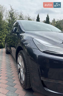 Внедорожник / Кроссовер Tesla Model Y 2024 в 