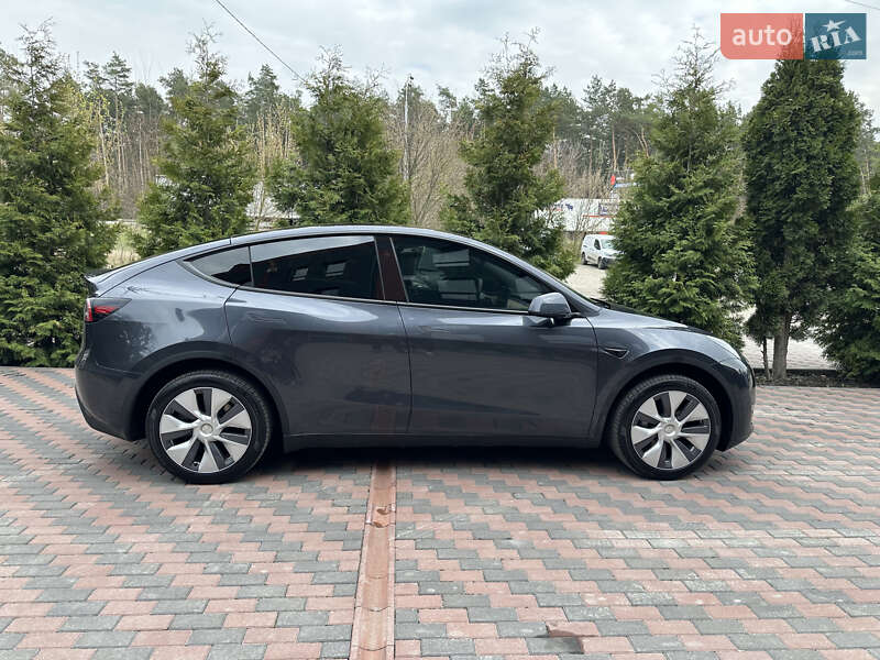 Внедорожник / Кроссовер Tesla Model Y 2024 в Киеве