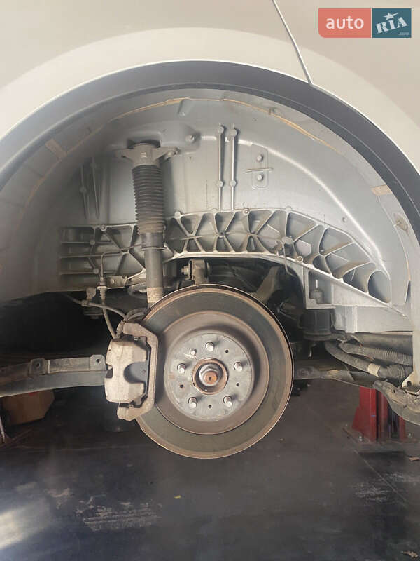 Внедорожник / Кроссовер Tesla Model Y 2022 в Киеве