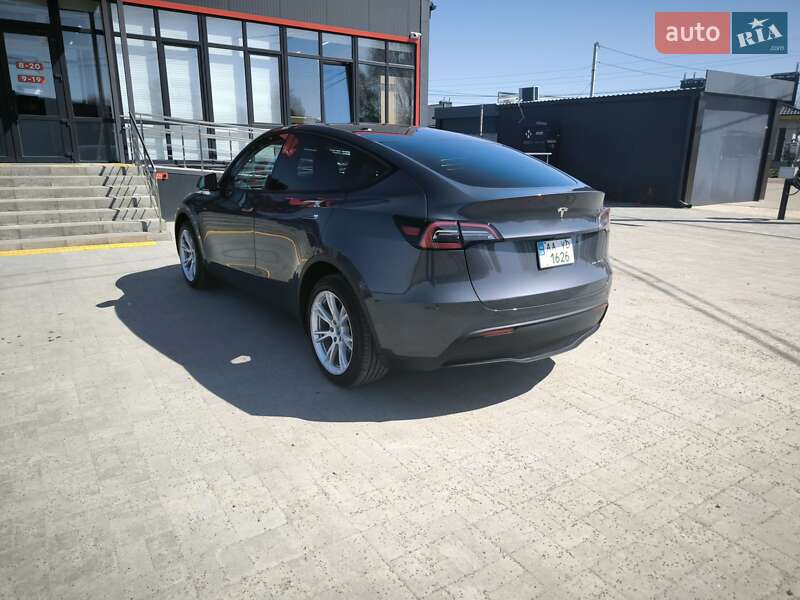 Внедорожник / Кроссовер Tesla Model Y 2023 в Киеве