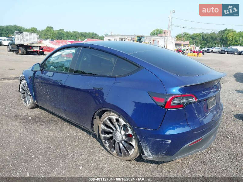 Внедорожник / Кроссовер Tesla Model Y 2023 в Киеве