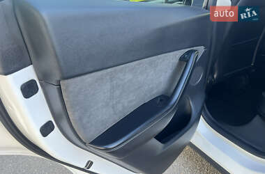 Внедорожник / Кроссовер Tesla Model Y 2021 в 