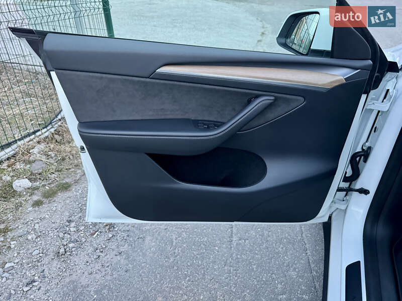 Позашляховик / Кросовер Tesla Model Y 2022 в Києві